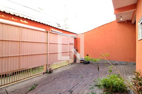 Garagem de casa à venda com 3 quartos, 240m² em Santa Teresinha, Santo André