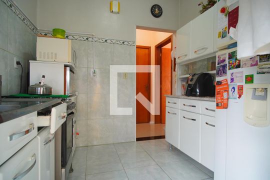 Cozinha de apartamento para alugar com 2 quartos, 68m² em Floresta, Porto Alegre