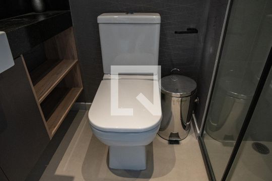 Banheiro de apartamento para alugar com 1 quarto, 17m² em Perdizes, São Paulo