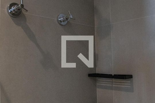 Banheiro de apartamento para alugar com 1 quarto, 17m² em Perdizes, São Paulo