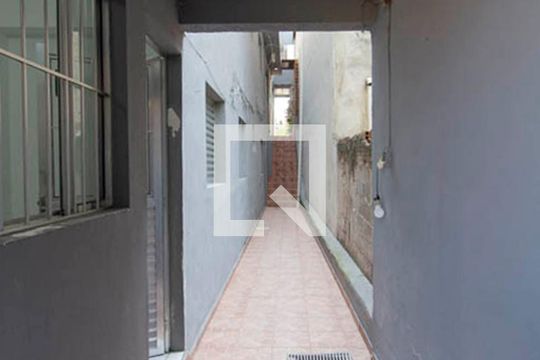 Entrada de casa para alugar com 1 quarto, 50m² em Jardim Matarazzo, São Paulo