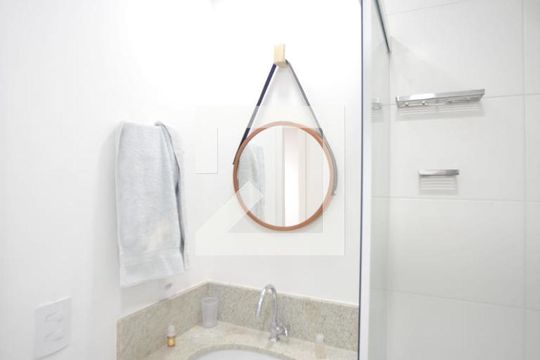 Banheiro de apartamento para alugar com 2 quartos, 38m² em Quarta Parada, São Paulo