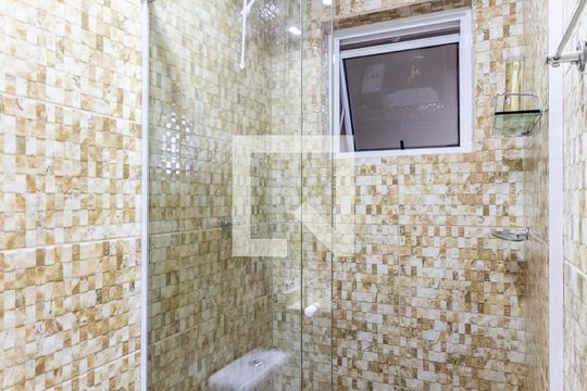 Banheiro  de kitnet/studio para alugar com 1 quarto, 38m² em Saúde, São Paulo