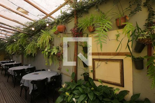 Quintal de casa para alugar com 2 quartos, 200m² em Parque Santos Dumont, Taboão da Serra
