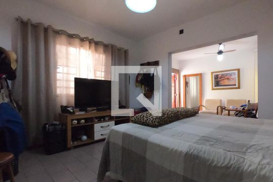 Suíte de casa para alugar com 2 quartos, 200m² em Parque Santos Dumont, Taboão da Serra