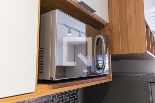 Cozinha de kitnet/studio para alugar com 1 quarto, 16m² em Bela Vista, São Paulo