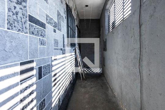 Corredor de casa para alugar com 2 quartos, 54m² em Vila Alpina, São Paulo