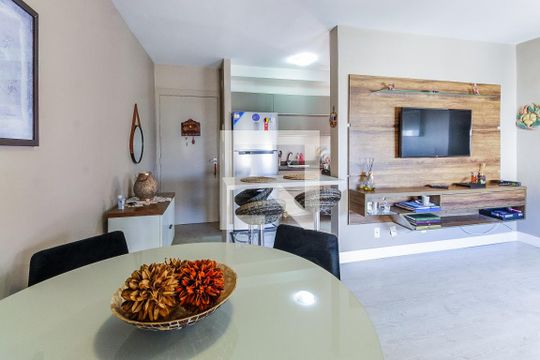 Sala de apartamento à venda com 3 quartos, 67m² em Humaitá, Porto Alegre