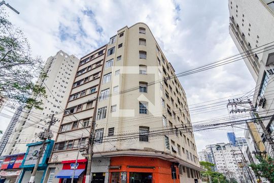Fachada de apartamento para alugar com 1 quarto, 45m² em Pinheiros, São Paulo