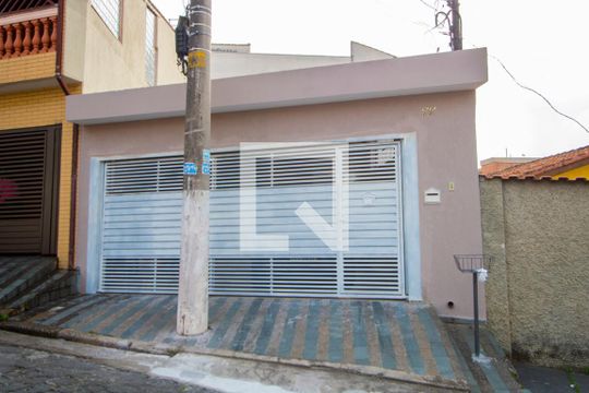 Fachada de casa para alugar com 3 quartos, 138m² em Jardim Stetel, Santo André