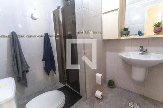 Banheiro social de apartamento à venda com 3 quartos, 96m² em Baeta Neves, São Bernardo do Campo