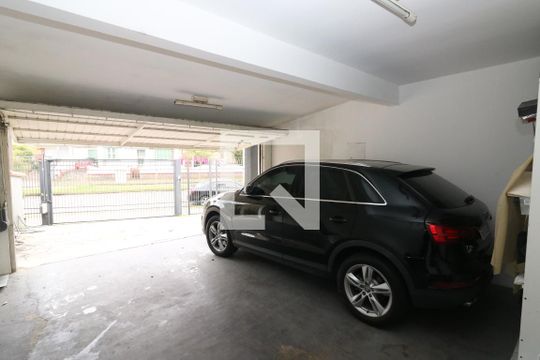 Garagem de casa à venda com 4 quartos, 221m² em Vila Assunção, Porto Alegre