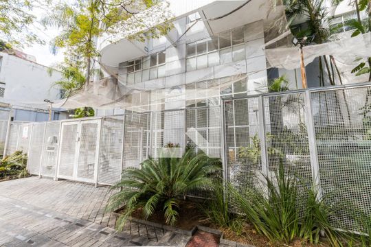 Fachada do Condomínio de apartamento para alugar com 1 quarto, 45m² em Perdizes, São Paulo
