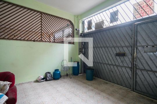 Garagem de casa à venda com 2 quartos, 90m² em Vila Bandeirantes, São Paulo