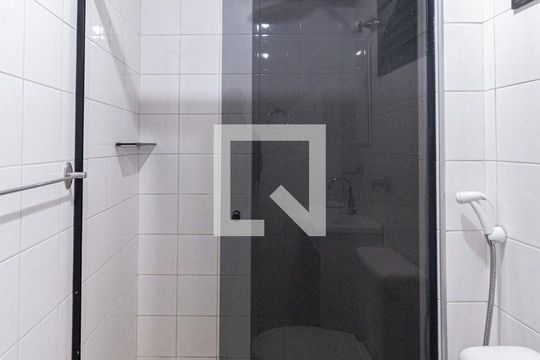 Banheiro de apartamento para alugar com 3 quartos, 64m² em Jaguaribe, Osasco