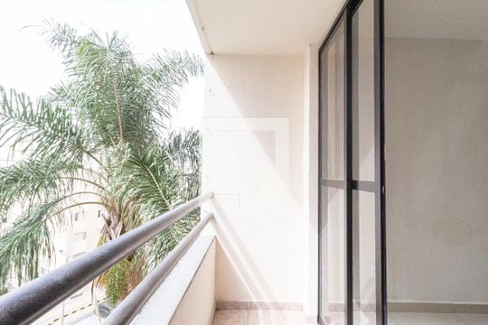 Sacada de apartamento para alugar com 3 quartos, 64m² em Jaguaribe, Osasco