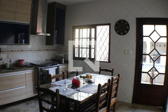 Cozinha de casa à venda com 4 quartos, 300m² em Taquara, Rio de Janeiro
