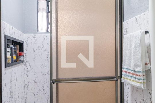 Banheiro 1 de casa à venda com 3 quartos, 110m² em Conceição, Osasco