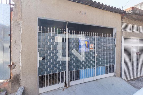 Fachada de casa à venda com 3 quartos, 110m² em Conceição, Osasco