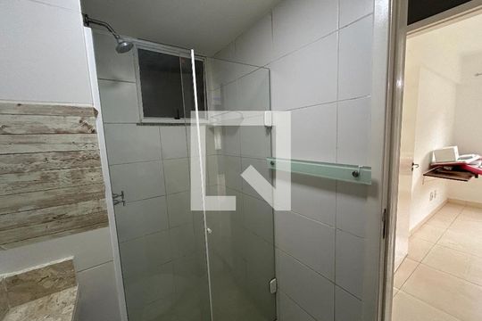 Banheiro de apartamento à venda com 2 quartos, 46m² em Engenho de Dentro, Rio de Janeiro
