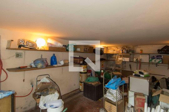 Garagem de casa à venda com 3 quartos, 350m² em Vila Pereira Cerca, São Paulo