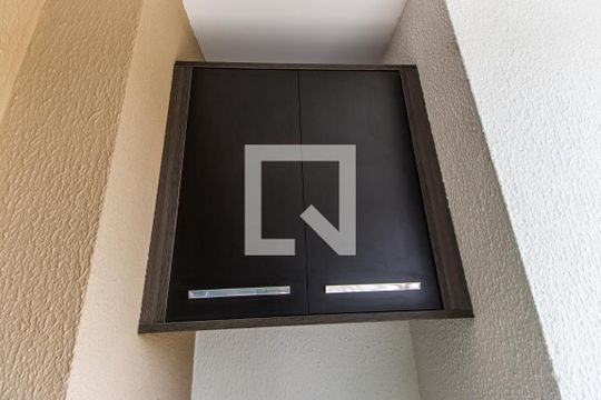 Detalhe de apartamento à venda com 3 quartos, 74m² em Jardim Tupanci, Barueri