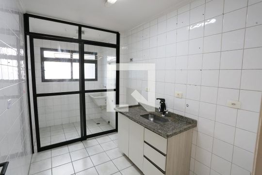 Cozinha de apartamento para alugar com 2 quartos, 55m² em Vila Santana, São Paulo