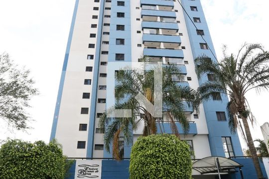 Fachada de apartamento para alugar com 2 quartos, 55m² em Vila Santana, São Paulo