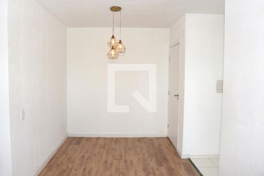 Sala de apartamento para alugar com 2 quartos, 42m² em Usina Piratininga, São Paulo
