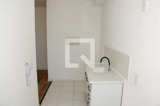 Cozinha de apartamento para alugar com 2 quartos, 42m² em Usina Piratininga, São Paulo