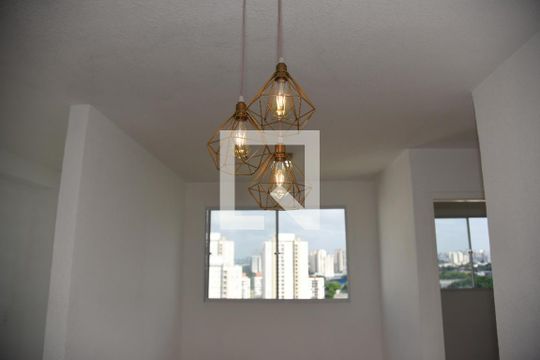 Sala de apartamento para alugar com 2 quartos, 42m² em Usina Piratininga, São Paulo