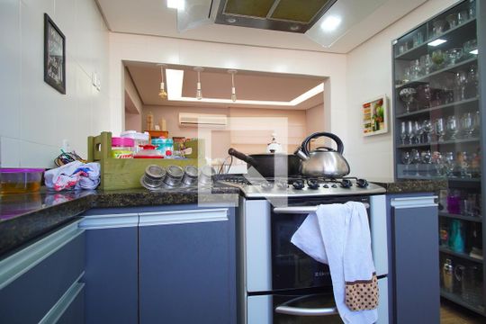 Cozinha  de casa à venda com 2 quartos, 160m² em Sarandi, Porto Alegre