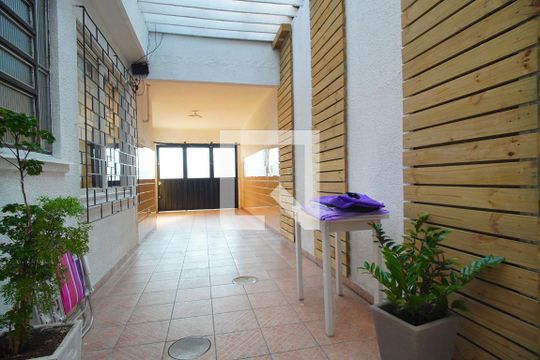 Garagem de casa à venda com 2 quartos, 160m² em Sarandi, Porto Alegre