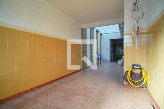 garagem  de casa à venda com 2 quartos, 160m² em Sarandi, Porto Alegre