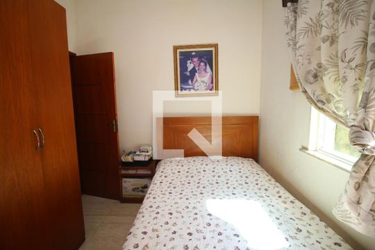 Quarto 2 de casa à venda com 2 quartos, 327m² em Braz de Pina, Rio de Janeiro