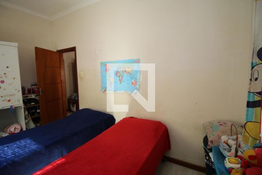 Quarto 1 de casa à venda com 2 quartos, 327m² em Braz de Pina, Rio de Janeiro