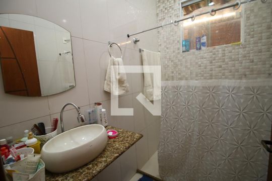 Banheiro de casa à venda com 2 quartos, 327m² em Braz de Pina, Rio de Janeiro