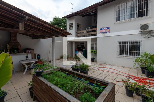 Quintal de casa à venda com 5 quartos, 329m² em Anil, Rio de Janeiro