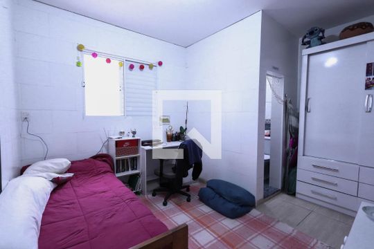 Suíte de casa para alugar com 2 quartos, 140m² em Jardim das Laranjeiras, São Paulo