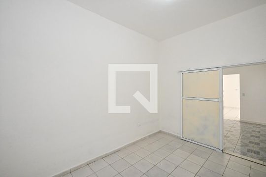 Quarto 1 de casa para alugar com 2 quartos, 53m² em Jardim Taboao, São Paulo