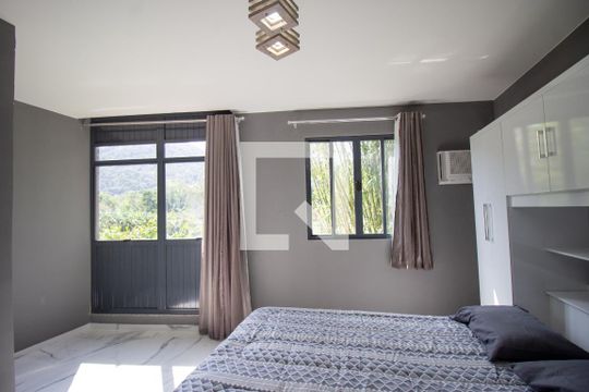 Suíte 1 de casa de condomínio para alugar com 2 quartos, 84m² em Vargem Grande, Rio de Janeiro