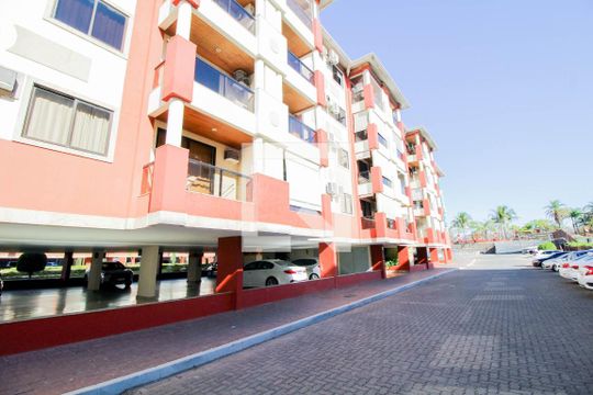 Fachada do bloco de apartamento para alugar com 2 quartos, 98m² em Asa Norte, Brasília