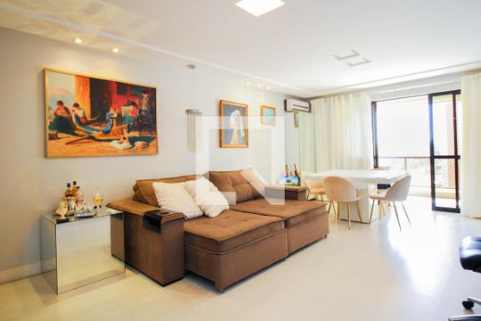 Apartamento para alugar com 2 quartos, 98m² em Asa Norte, Brasília