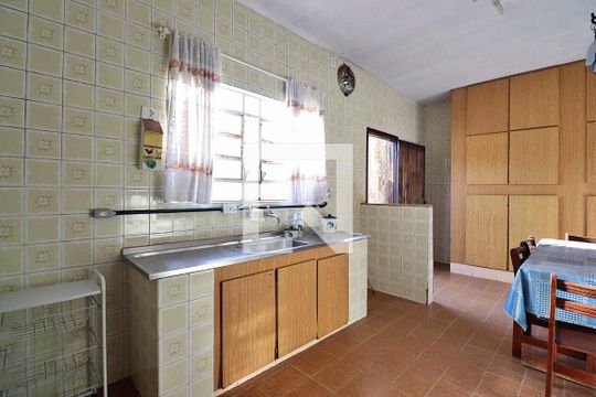 Casa 1 - Cozinha de casa à venda com 3 quartos, 340m² em Vila Curuçá, Santo André