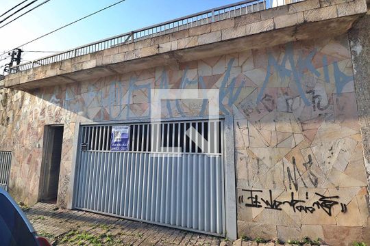 Fachada de casa à venda com 3 quartos, 340m² em Vila Curuçá, Santo André