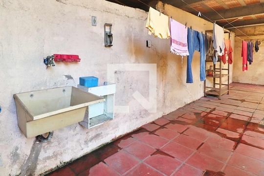 Casa 1 - Área de Serviço de casa à venda com 3 quartos, 340m² em Vila Curuçá, Santo André