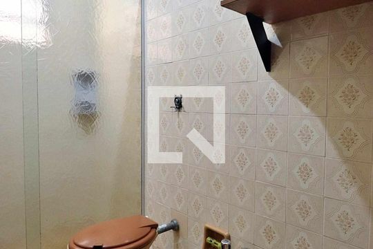 Casa 1 - Banheiro do Quarto 3 de casa à venda com 3 quartos, 340m² em Vila Curuçá, Santo André