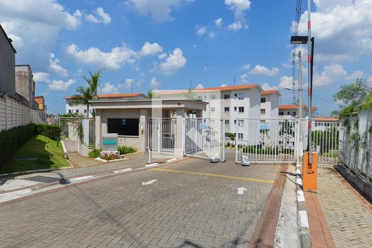 Fachada do Condomínio de apartamento para alugar com 2 quartos, 42m² em Jardim Albertina, Guarulhos