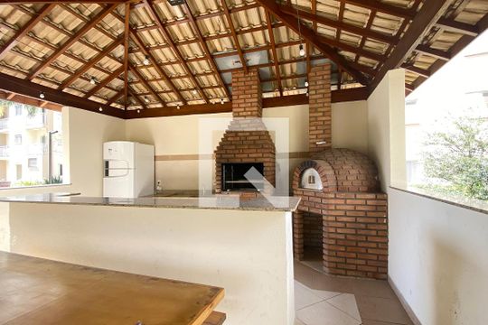 Churrasqueira de apartamento para alugar com 2 quartos, 68m² em Jardim Tupanci, Barueri