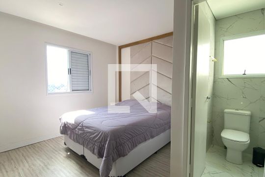 suíte de apartamento para alugar com 2 quartos, 68m² em Jardim Tupanci, Barueri